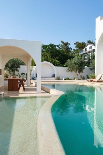Villa NeoX with 2 Pools, Jacuzzi, Sauna & Minigolf