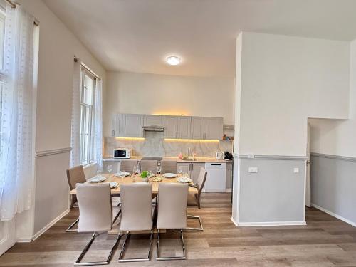 FREE PARKING- 2BDR Apartment in Wenceslas Square