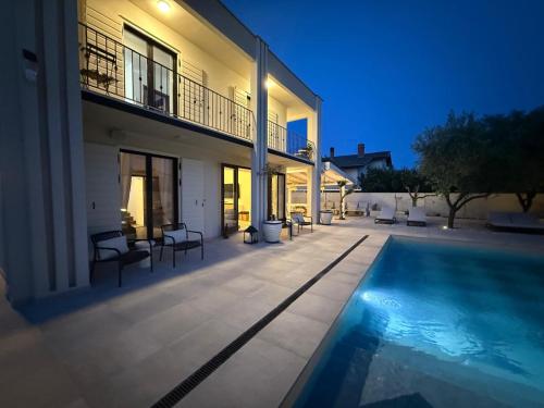 Casa Estilo Deco - Luxury Villa with Saltwater Pool