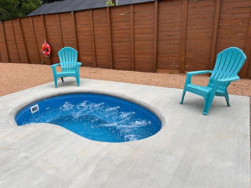Spa Steam Room Jacuzzi Pool Eventsの敷地内または近くにあるプール