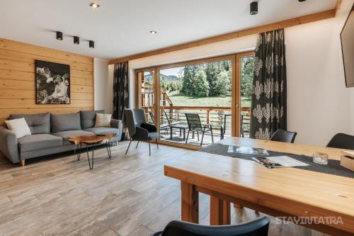 Posedenie v ubytovaní Biały Miś Apartamenty Art & Design