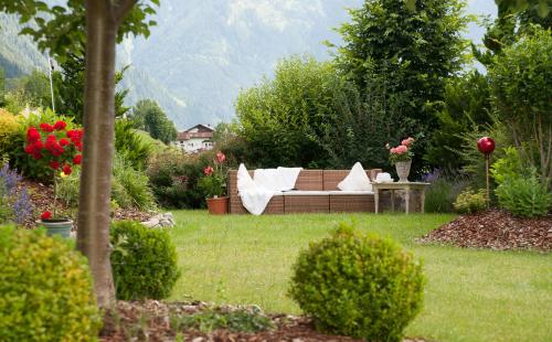 Ein Garten an der Unterkunft Apart Heim