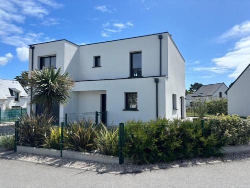 A 8 mns des plages et du golf ! Maison moderne avec jardin et grande terrasse