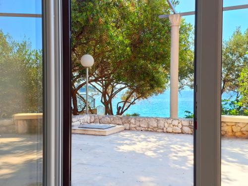 Seastone Villa Alta Beachfront