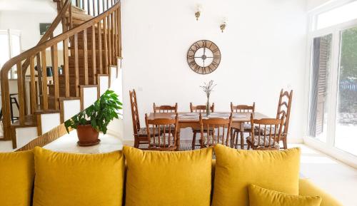 Seastone Villa Alta Beachfront