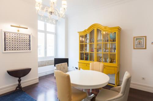 FLH Baixa Vintage Touches Flat