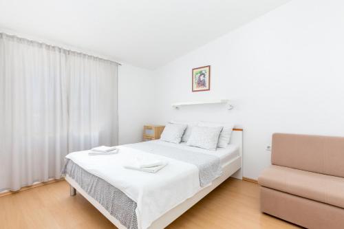 Apartment Razanj 12733b