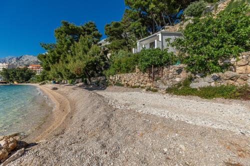 Family friendly seaside apartments Nemira, Omis - 4277