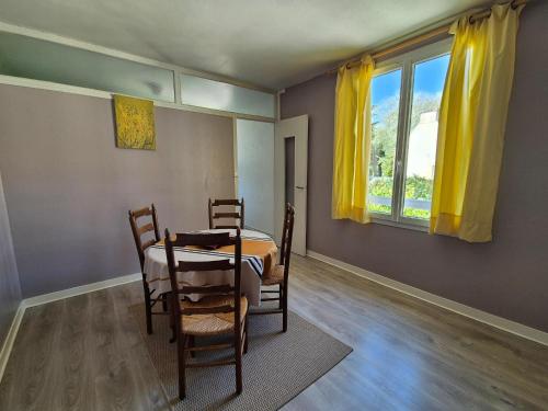 Apartment in Arromanches near Sandy Beach