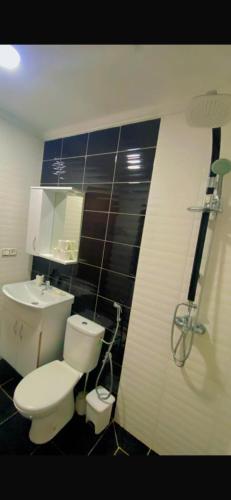 Un baño de Al youmn