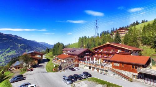 Een luchtfoto van Alpengasthof Enzianhof
