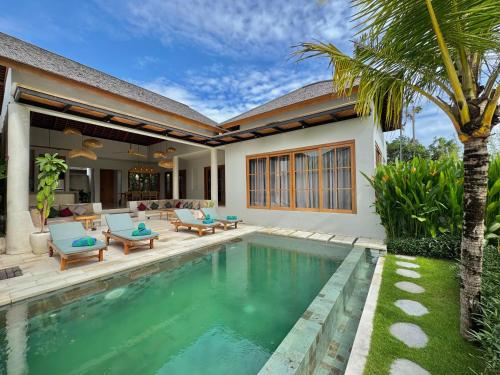 Πισίνα στο ή κοντά στο Ersanea Villas Seseh