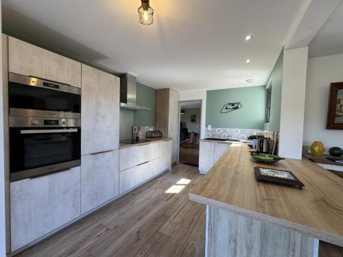 Photo de la galerie de l'établissement Modern Comfort with Concierge Services, à Arnage