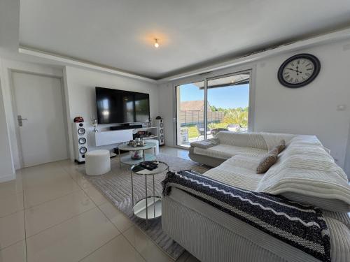 Stylish Villa with Pool Near Le Mans