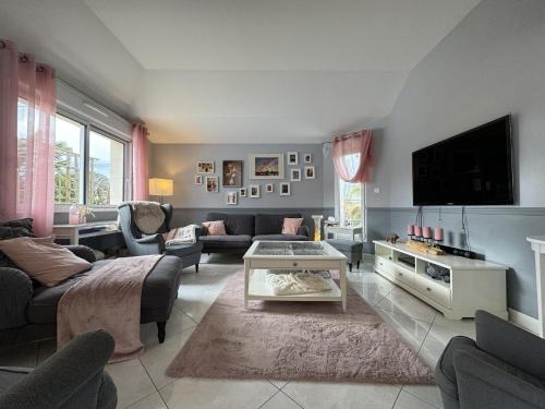 Elegant Villa with Pool Near Le Mans Circuit