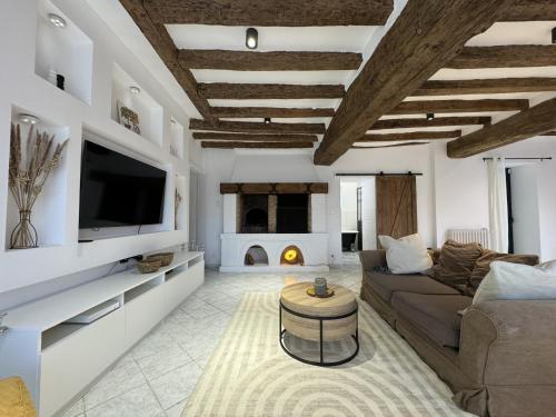 House in Mansigné with Fenced Garden