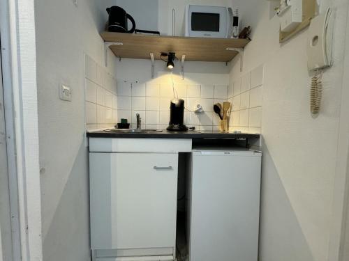 Photo de la galerie de l'établissement Chic Home Stay with Kitchenette, au Mans