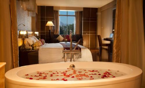 Φωτογραφία από το άλμπουμ του Spring City Lake Resort σε Kunming