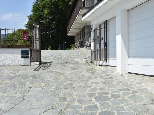 Fotografie z fotogalerie ubytování Rustic Villa with Lake Views v destinaci Trarego