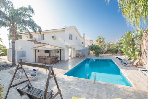 Ayia Napa Holiday Villa At26