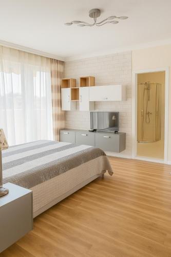 Marvel Delux Private Studio