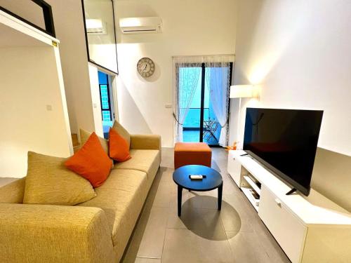 TV a/nebo společenská místnost v ubytování The EST Bangsar Kuala Lumpur