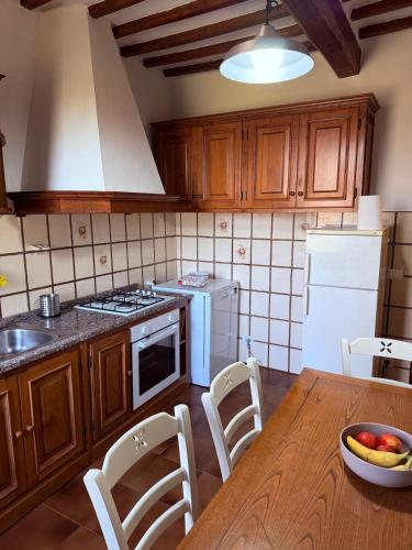 Una cocina o zona de cocina en Ciliegia di Lari - Belvedere