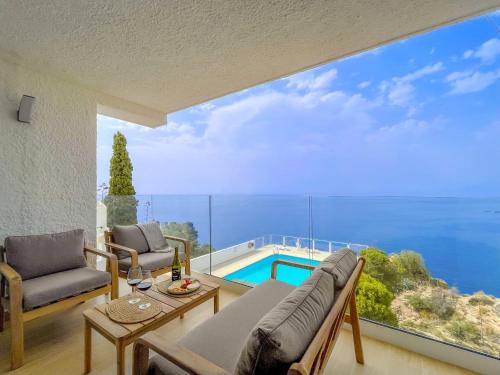 Ocean views from every corner