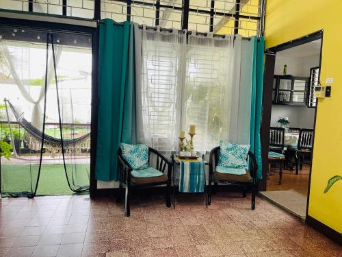 Χώρος καθιστικού στο Durrani CozyHouse 5mins walk from the beach