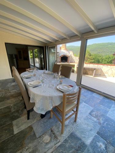 Maison spacieuse et climatisée avec jacuzzi