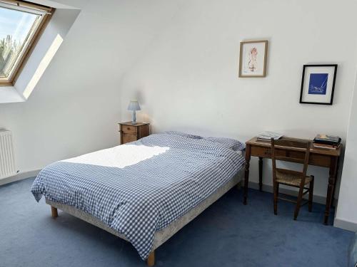 Photo de la galerie de l'établissement 113 - Maison familiale à 5 minutes de la plage., à Fréhel