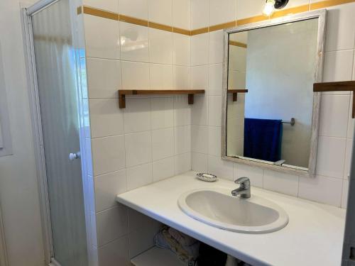 Photo de la galerie de l'établissement 113 - Maison familiale à 5 minutes de la plage., à Fréhel