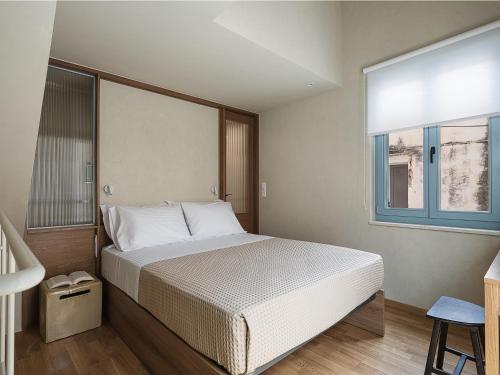 Off Apartments