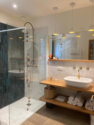 Photo de la galerie de l'établissement Mas Provencal familial, à Eygalières