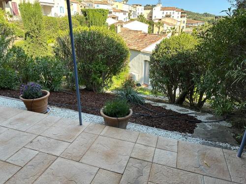 Imagen de la galería de Attractive Townhouse - Golf de Fregate, en Saint-Cyr-sur-Mer