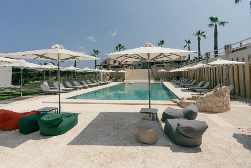 Bazén v ubytování Helios Blue Villas Kassandra nebo v jeho okolí