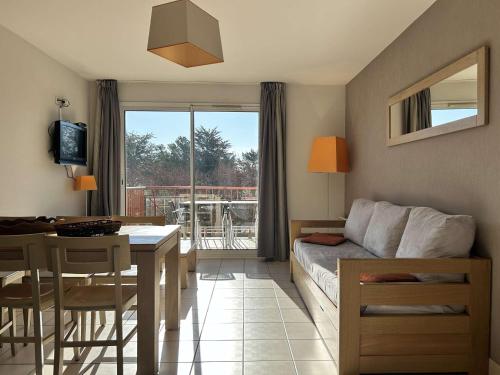 100 - Appart duplex 6p avec piscine collective.