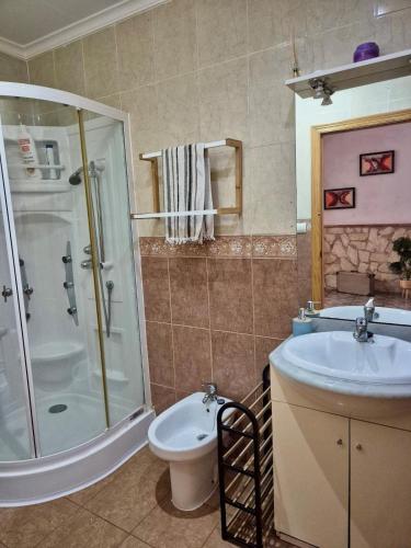 Koupelna v ubytování Casa Caloret 2min de la playa y del centro