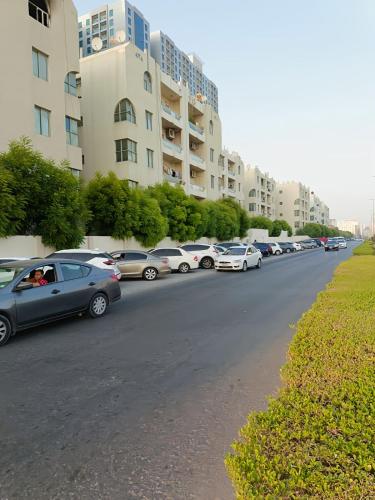 Ajman Friends Downtown Apartment Fully Yours Two Rooms and Kitchen for 3 People