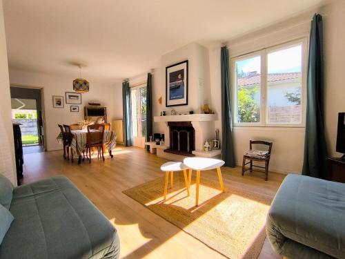 Zigzag house sleeps 4