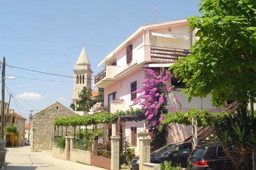 Apartments by the sea Pakostane, Biograd - 24548