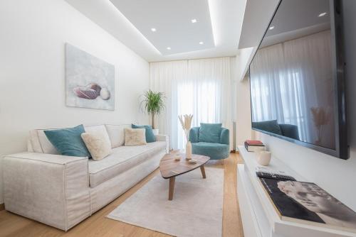 Acropolis Luxurious Apartment