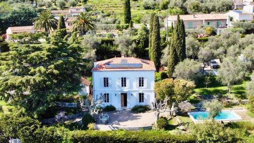 Manor house with pool