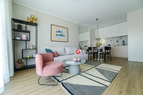 Bohema Apartment with Balcony near Metro
