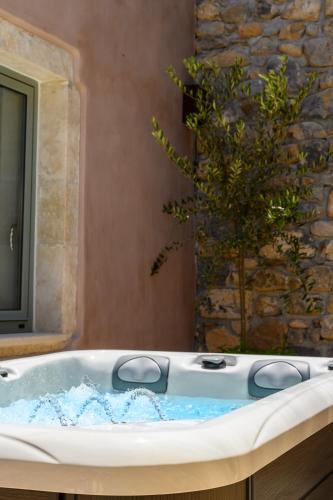 Casa Lotzeta in Piskopiano - 3BD Relaxing Villa - Private Jacuzzi
