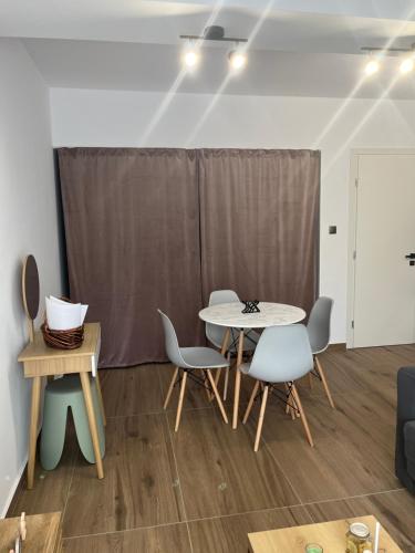 Ein Sitzbereich in der Unterkunft Mannou Studio