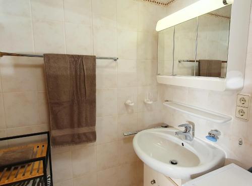 Bilik mandi di Ferienwohnung Lofereck Reit im Winkl