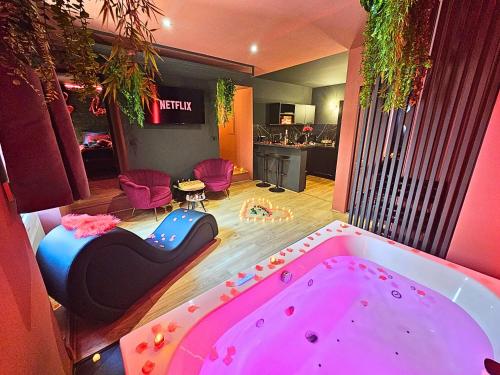 Suite Obsidian - Love Room au coeur d'Orange