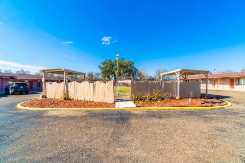 Gallery image of Capital O Hotel Beeville -US 181 in Beeville