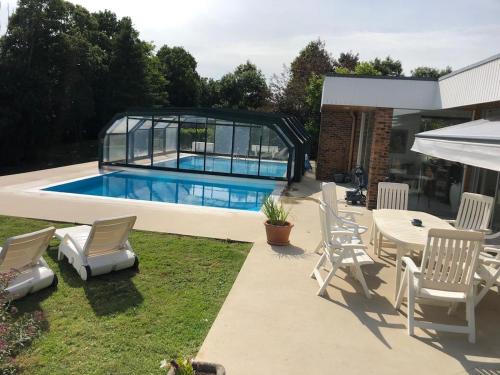 Les Acacias - Villa avec piscine